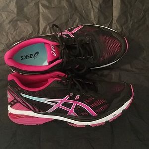 ASICS GT 1000 5 Running Shoes